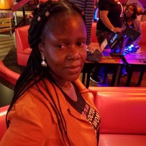 Meet your Posher, Hillary